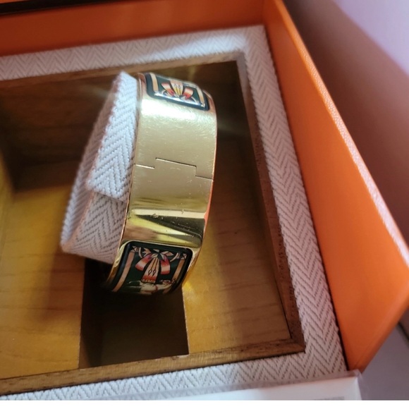 SOLD:Authentic HERMES Loquet Quartz Gold Dial Ladies Bangle Watch - Picture 7 of 9